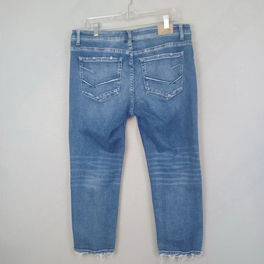 BKE Women's Payton Jeans Size 32 (36x23) Universal Fit Mid Rise Cropped Straight